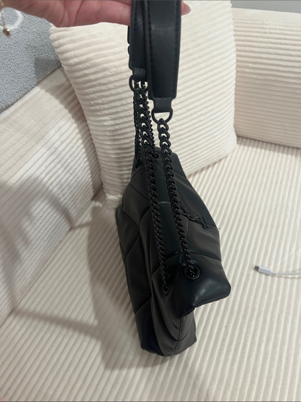 Quilted Chevon Leather Bag - Picture 3 of 8